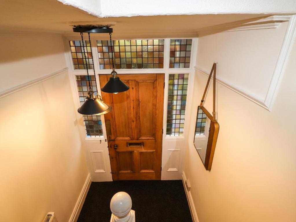 Waterhead Cottage room 1